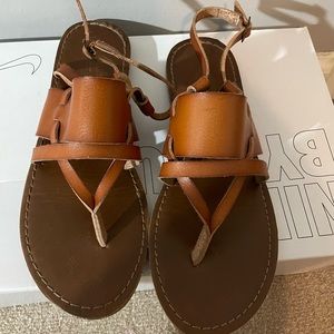 Universal Thread Womens Sandals Size 7